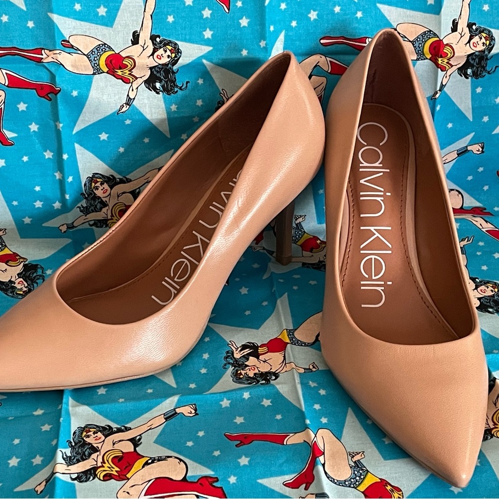 Calvin Klein Gayle Pump size 8 worn once never outside